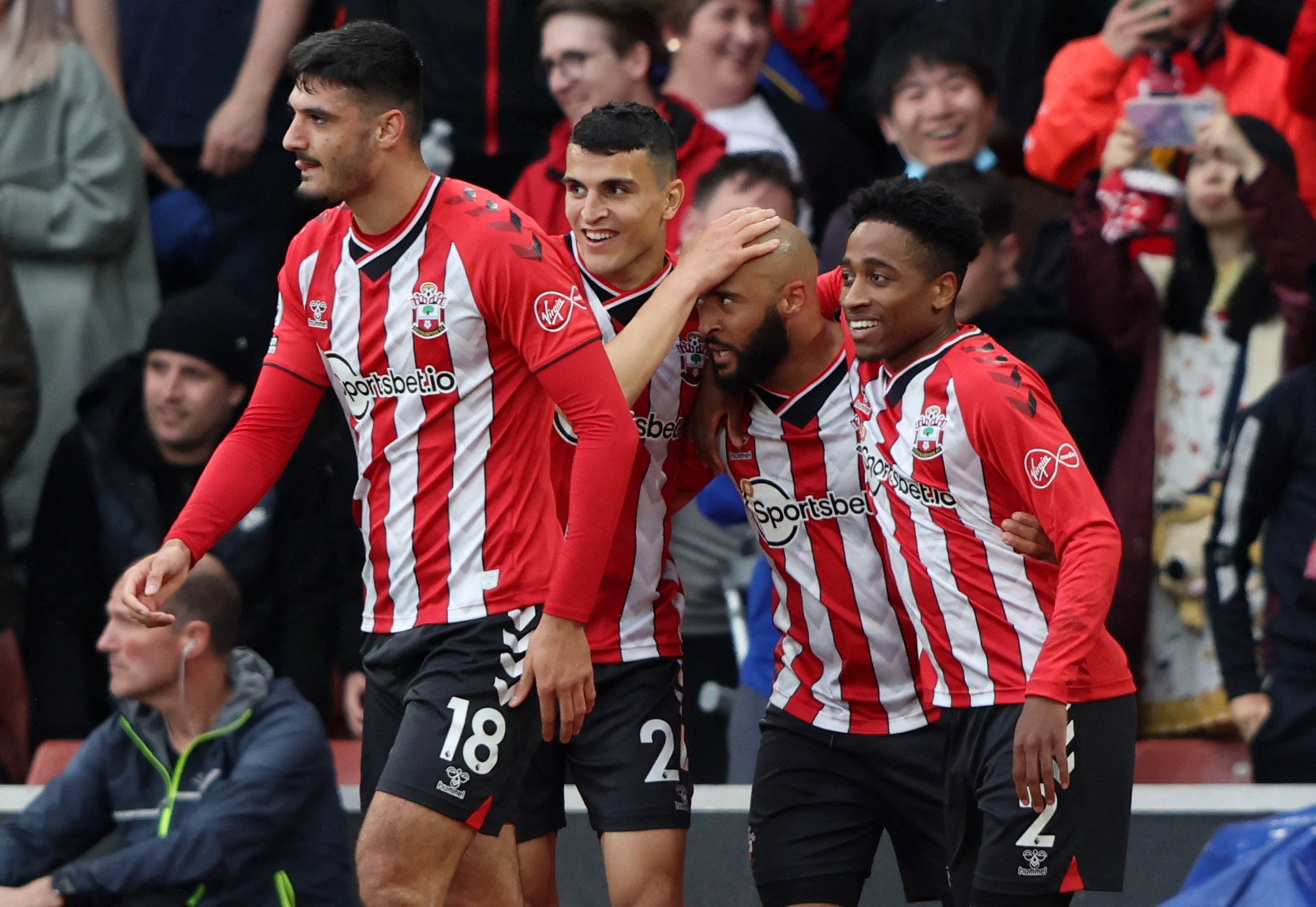 杜兰特关键中投，全场掌声雷动