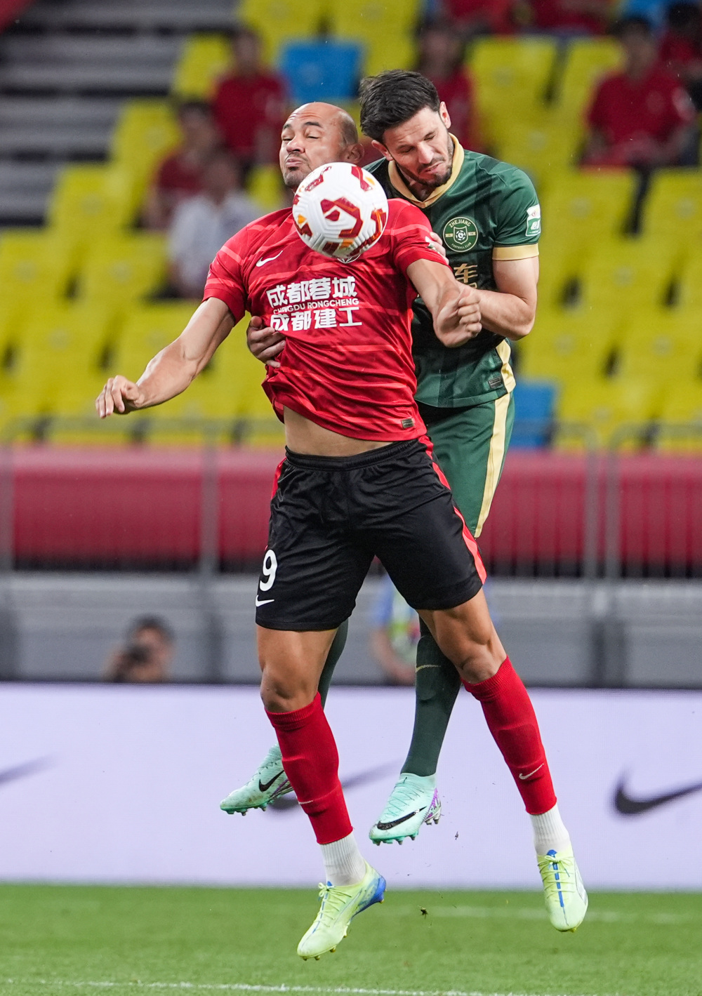 罗体：曼联不愿外租齐尔克泽，罗马目标转向法比奥·席尔瓦（罗马体育报：曼联拒外租齐尔克泽，罗马转攻法比奥·席尔瓦）