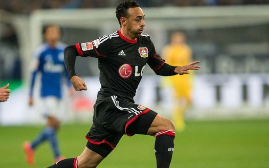 斯卡洛尼戴白手套递交世界杯，因凡蒂诺为仪式错误公开道歉