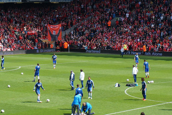 足球英超争冠形势复杂，六队仍有希望（英超冠军归属尚未明朗，六队依旧有望问鼎）