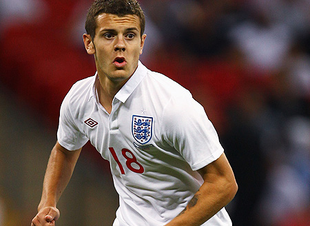 足球报：李新翔脚踝韧带轻伤伤停2周，加布里埃尔还无法合练（足球报：李新翔脚踝韧带轻伤将缺席两周，加布里埃尔仍无法参与合练）