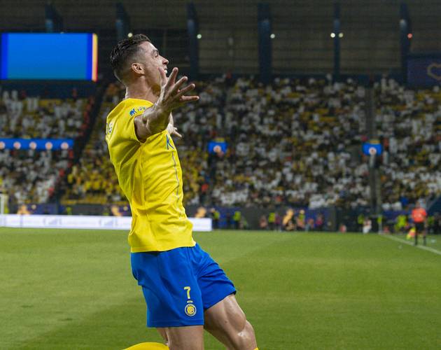 前喀麦隆主帅：埃托奥认为自己最帅，不用奥纳纳是怕球员对抗（前喀麦隆主帅称：埃托奥自认最帅，弃用奥纳纳为避队内对抗）