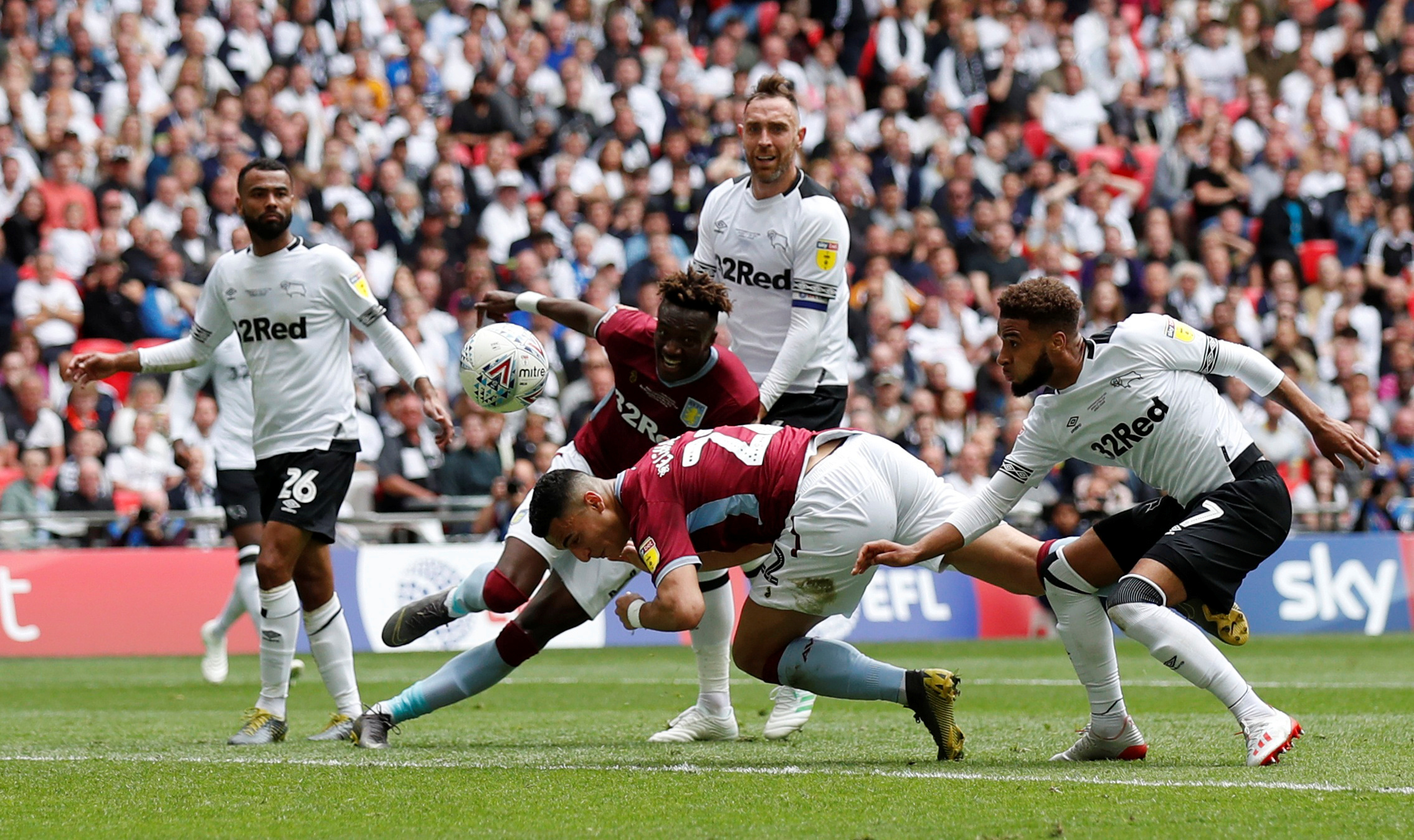 NCAA：王俊杰9分3篮板助球队3分险胜，赵维伦未出场