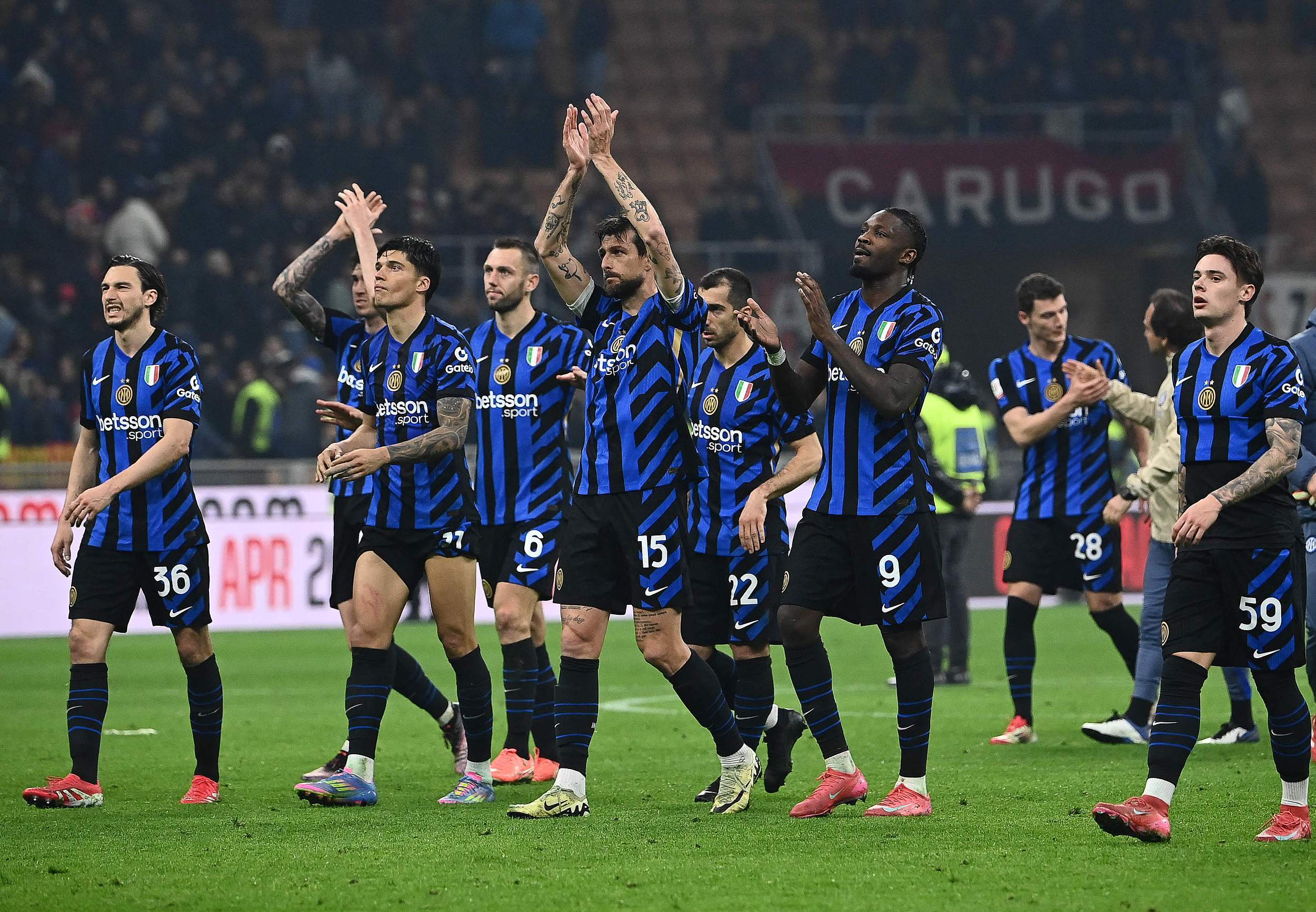 黄蜂主帅：我们没一个人能单防哈登，他真的是用各种方式得分