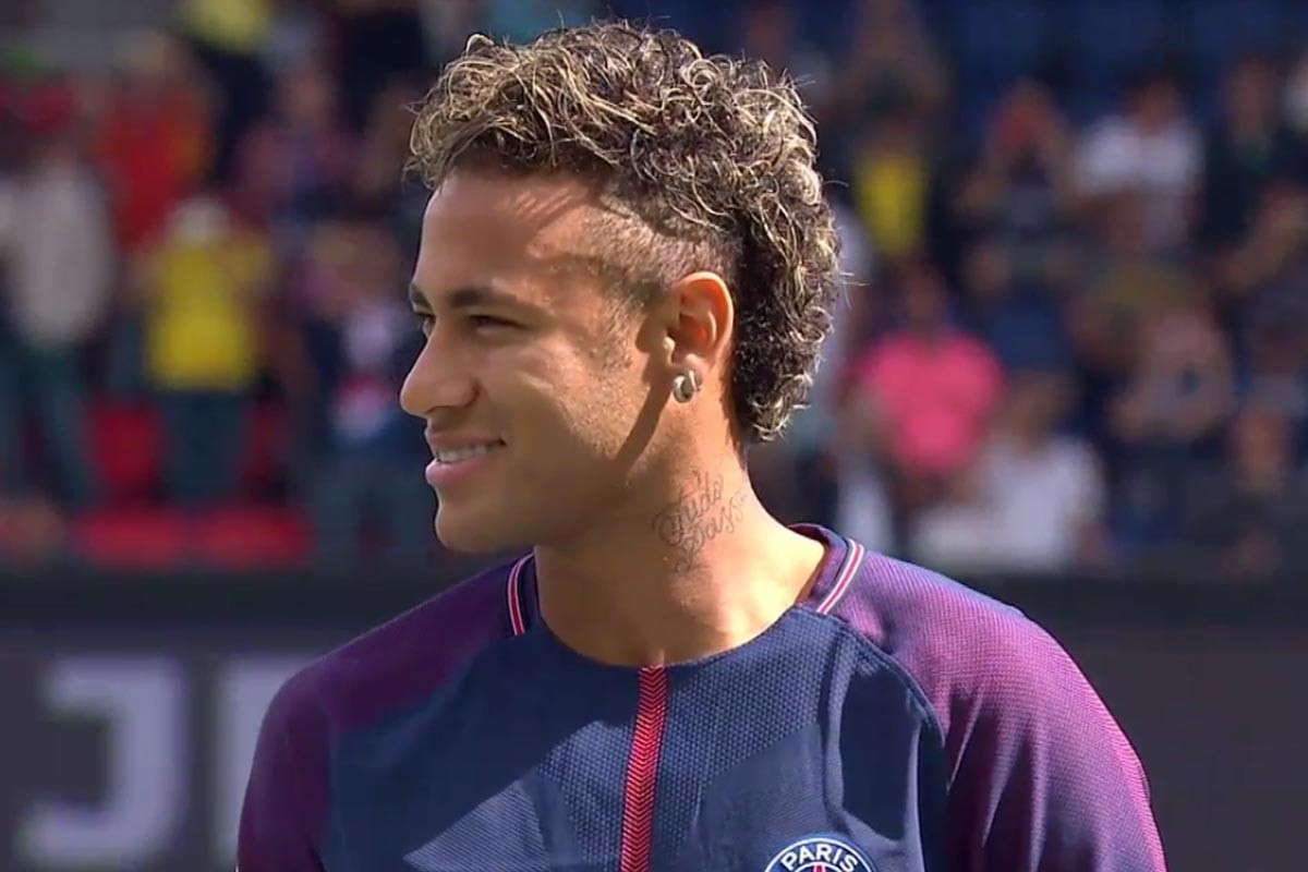 TA：埃切韦里倾向于租借加盟英超俱乐部；德甲球队也有意尼潘（TA：埃切韦里倾向以租借方式登陆英超；德甲球队有意尼潘）