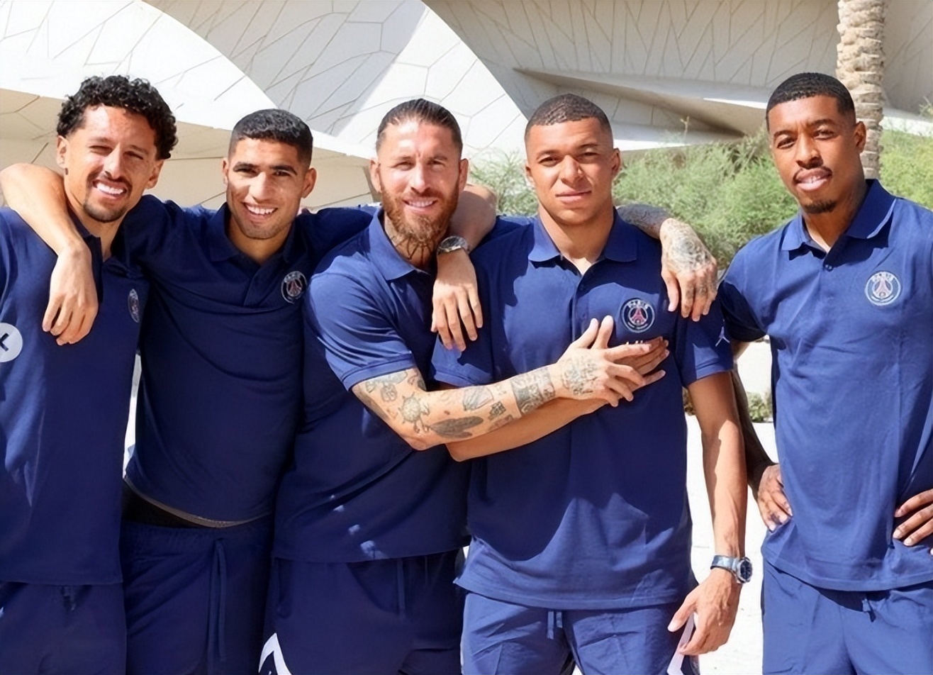 斯洛特两度弃用萨拉赫收奇效，利物浦四场不败迎欧冠胜利（斯洛特两度雪藏萨拉赫见奇效，利物浦四战不败斩获欧冠胜利）