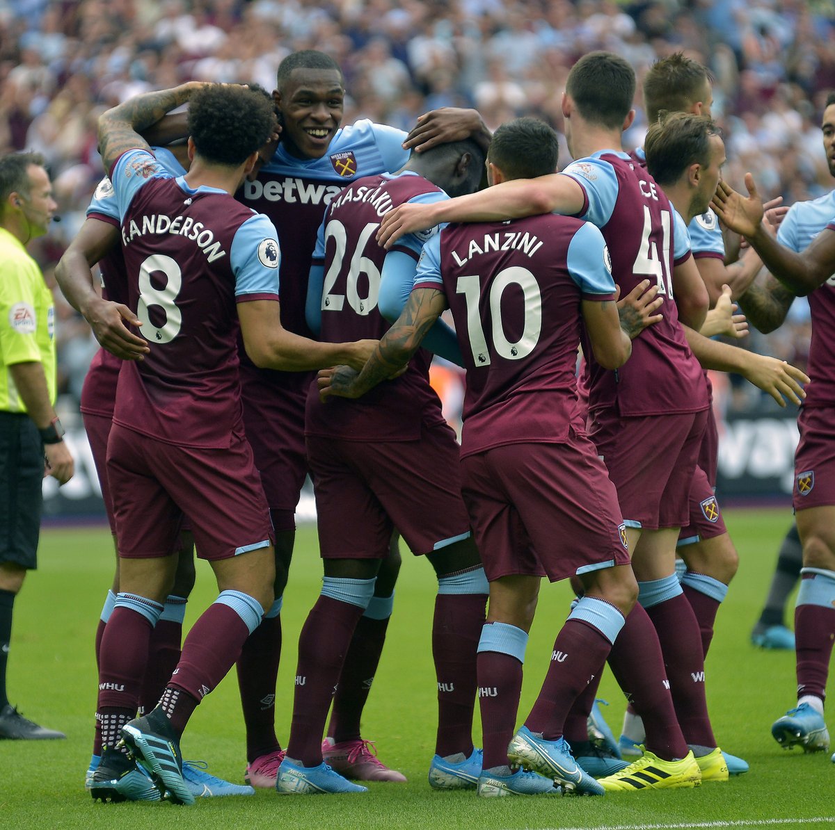 火箭本赛季第7次赢球净胜分20+，该数据领跑全联盟